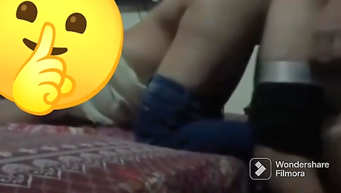 Webcam sex action with a brunette with natural boobs