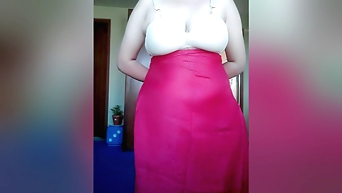 Indian big tits solo girl showing herself on webcam