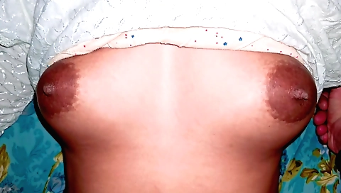 Indian redhead shows off naked body in the porn video