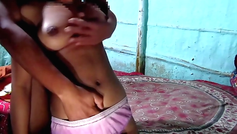 Indian slut in hot body is fingered in webcam clip