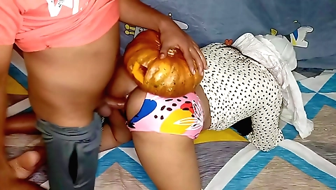 Horny indian chick is showing off her big booty on camera