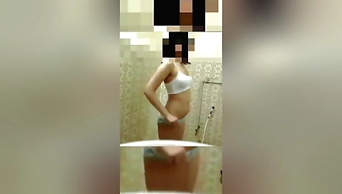 Indian pornstar nude video in the shower and on cam
