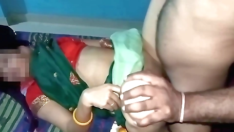 Indian woman is fucked by her servant in amateur porn