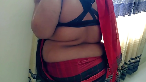 Indian girl filmed during the festival and made it with lover