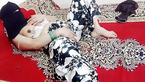 Busty hottie 18+ with big booty fucked by an amateur