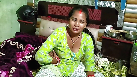 Indian whore is giving a hot blowjob in her hardcore porn video