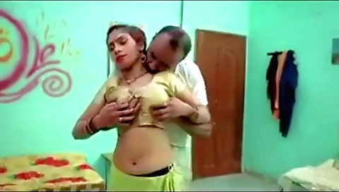 Indian bhabhi with a nice ass is going to seduce her sweetheart