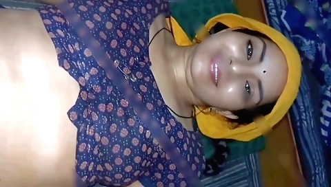 Indian girl with a hot body enjoys oral and hairy sex