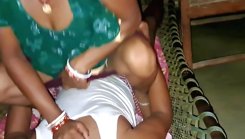 Indian girl with a round booty is playing with her fingers