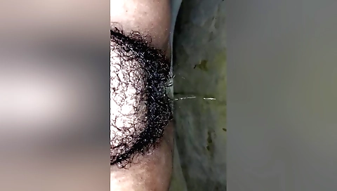 Hairy dude on top of a big hairy pussy and creampie