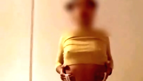 Cute amateur chick spreads legs as she shows sexy face