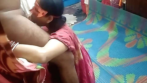 Indian brunette fucks her stepmom as she was thinking