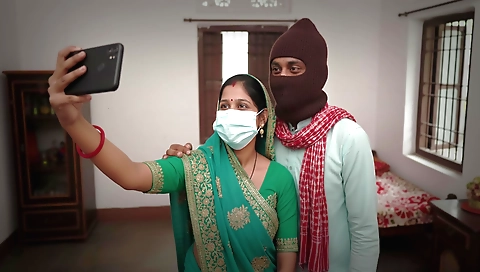 Amateur indian hd video of a double maza diya threesome