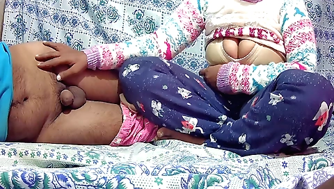 Indian teen stepmom handjob with stepson in hd porn video