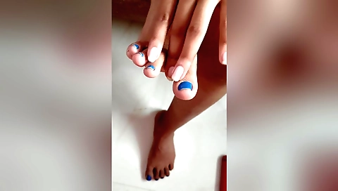 My best friend likes to fuck my foot and I enjoy it