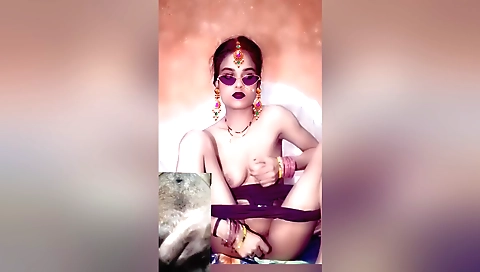 Indian girl showing her sexy body in amateur video