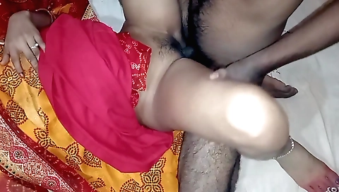Indian girl gives a handjob and a blowjob to a big dick