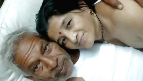 Indian brunette sex video with a chubby brunette 06d