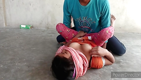 Indian amateur video shows a brunette girl on a pole