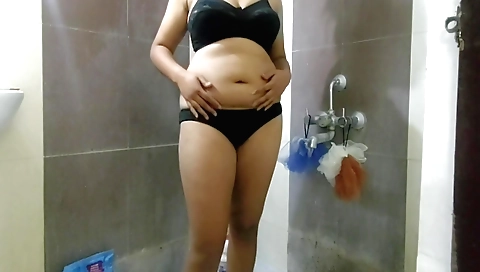 Chubby chubby indian babe masturbates at online videos