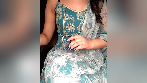 Beautiful amateur brunette shows off her sexy body