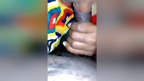 Indian brunette gives her hairy pussy a good handjob