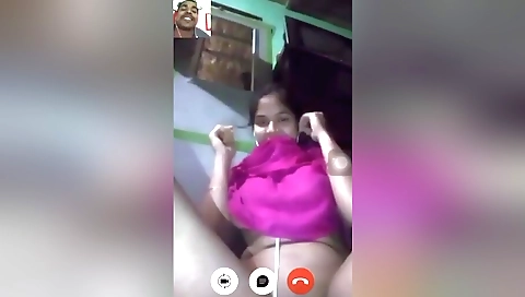 Webcam solo video of a sexy amateur with big boobs