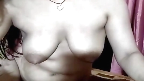 Harem amateur brunette is going to cum with a mouth on her face