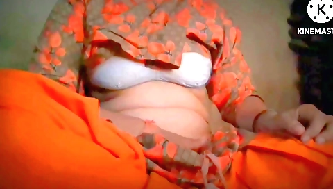 Indian girl with tits fucks in her pussy on camera