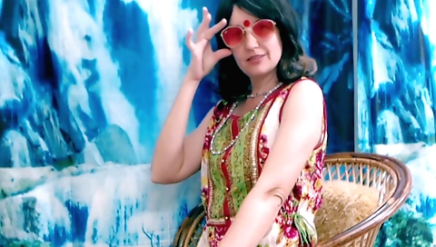 Indian girl takes a shower and gets horny for the camera