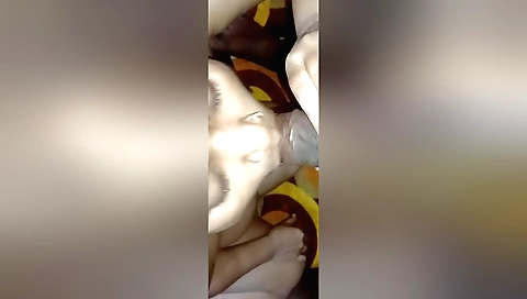 Indian hottie sucks her man's cock in an amateur porn video