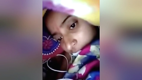 Indian girl shows her ass and pussy on the phone call