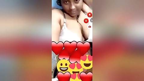 Big booty brunette with natural boobs in amateur video