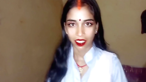 Indian amateur girl gets a nice blowjob from a stranger