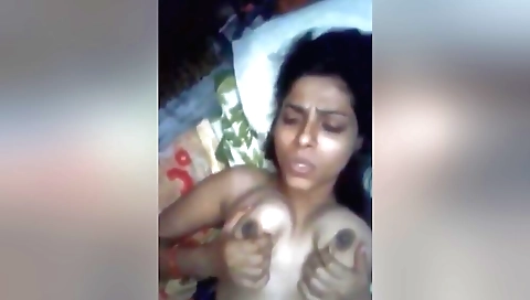Indian amateur brunette fucked by herself in homemade video