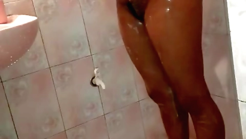 Indian girl pissing in the shower in amateur xxx video