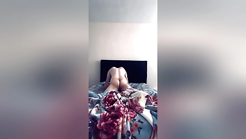Indian babe gets her pussy hard and deep in her boyfriend