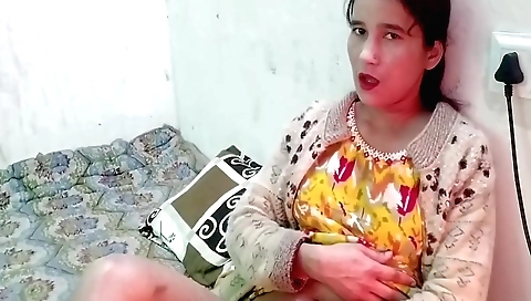 Amateur indian solo female video with a beautiful babe