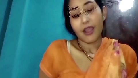 Indian brunette gives a great blowjob to her boyfriend