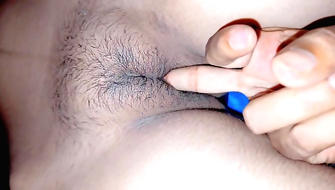 Indian amateur girl gets fucked in her hairy pussy