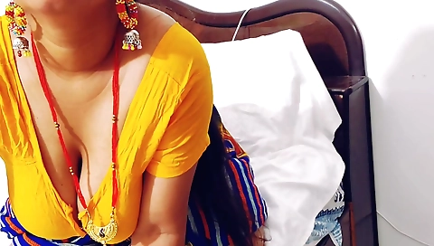 Indian amateur beauty is always fucking in the living room