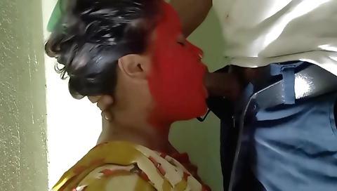 Indian slut gets her pussy penetrated in the festival