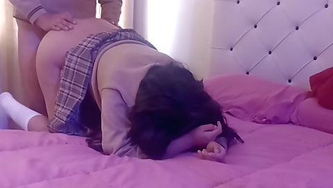 Indian girlfriend does a creampie in her browned pussy