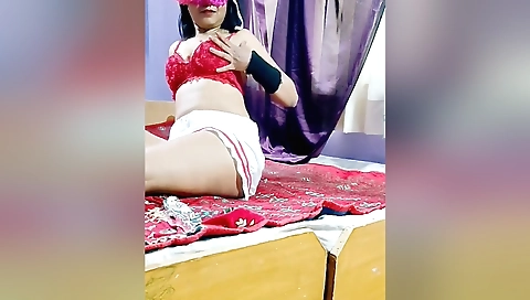 Sweet amateur brunette video showing her sexy body