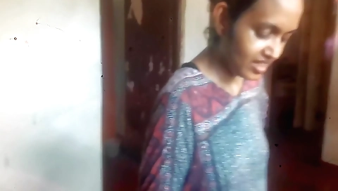 Indian maid gets fucked by her lover in the kitchen