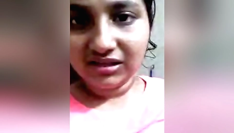 Indian beauty with a sexy body shows her big tits on webcam