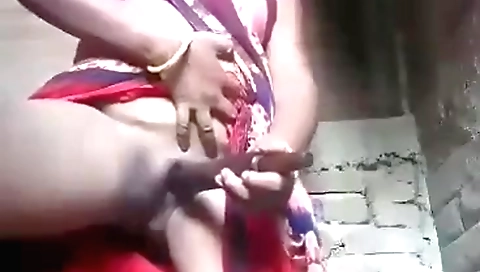 Dehati telugu belan masturbate with her favorite toy in bed