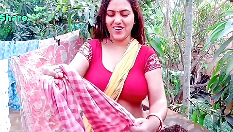 Indian amateur video show how she is fucking herself