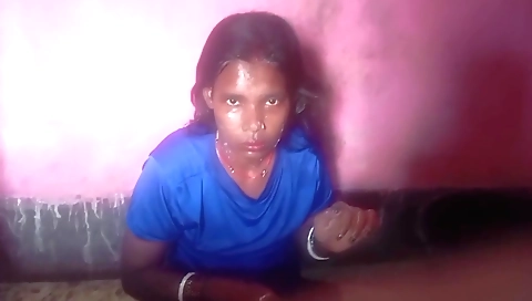 Indian girl is a lover of horny men and we watch her