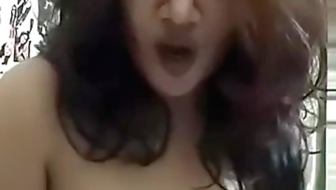 I'm a horny amateur chick who wants sex in my room today